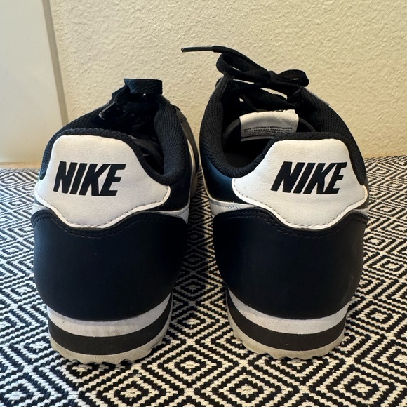 Nike Cortez Size 10.5 - Picture 5 of 9